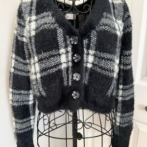 Plaid Black and White Women's Sweater, M